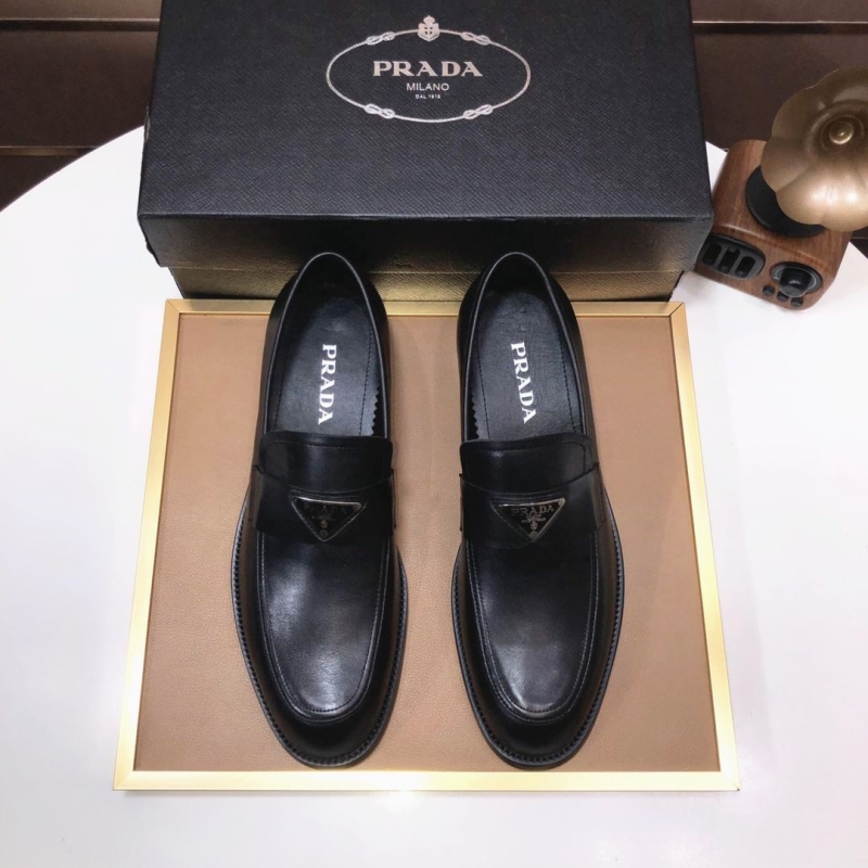 Pra*a leather shoes